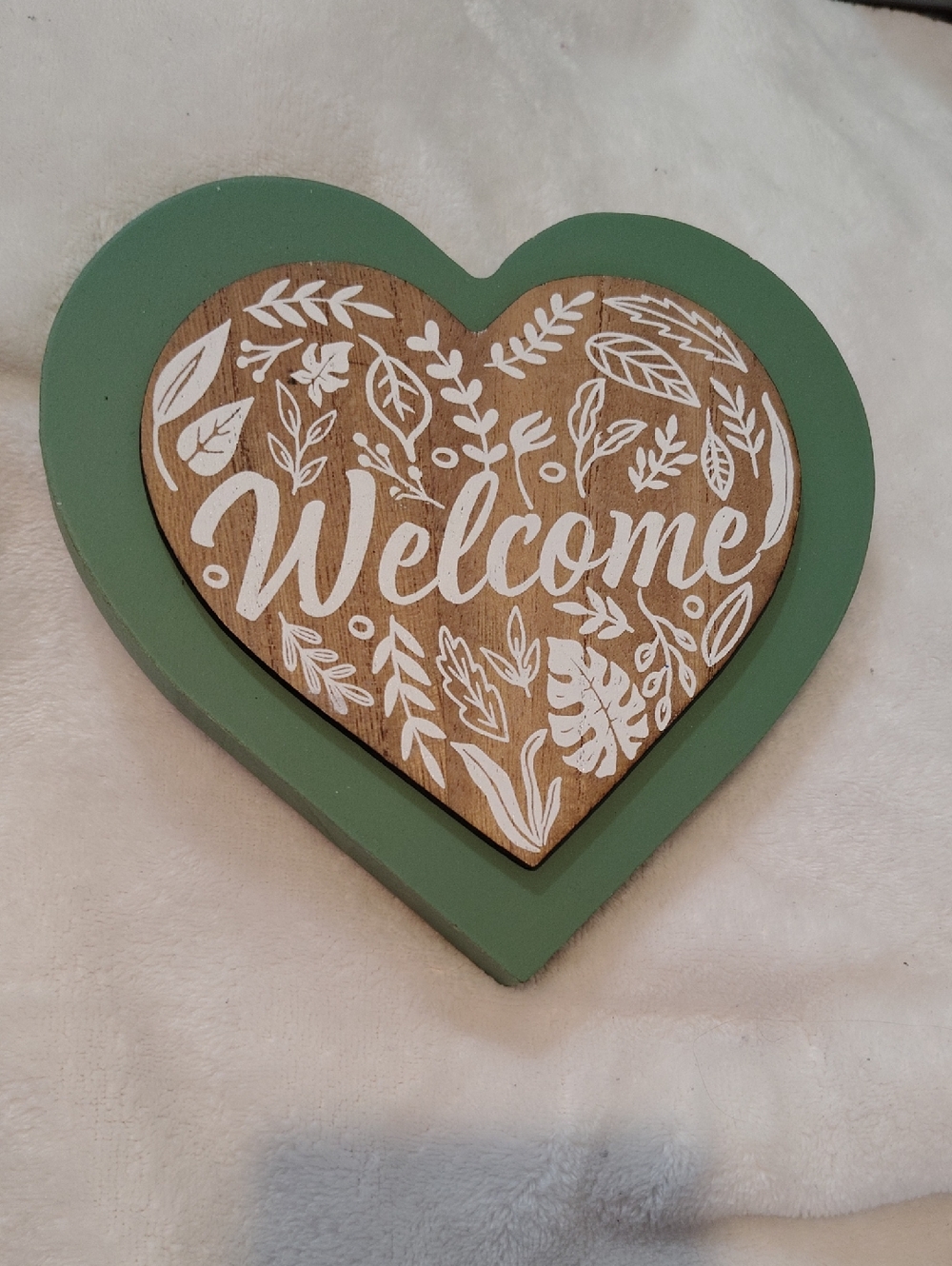 Heart Welcome Sign - Green & Natural Wood